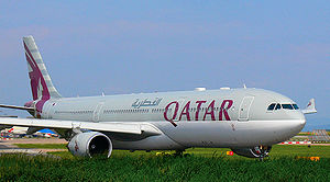English: Qatar Airlines at Manchester Airport English: Qatar Airlines at Manchester Airport